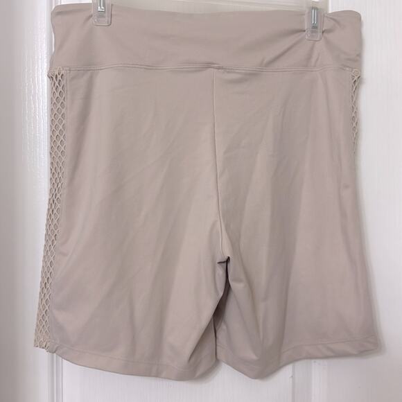 Victoria's Secret Sport discontinued cream nude mesh sides shorts size L - Picture 6 of 6